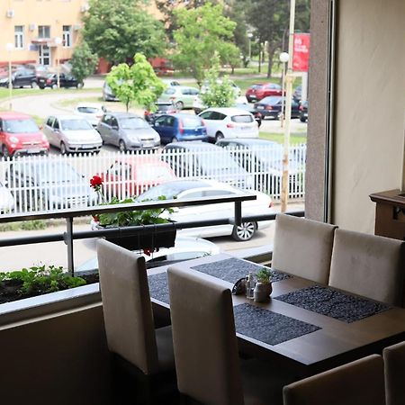 Garni Hotel Ema 크라구예바츠 외부 사진