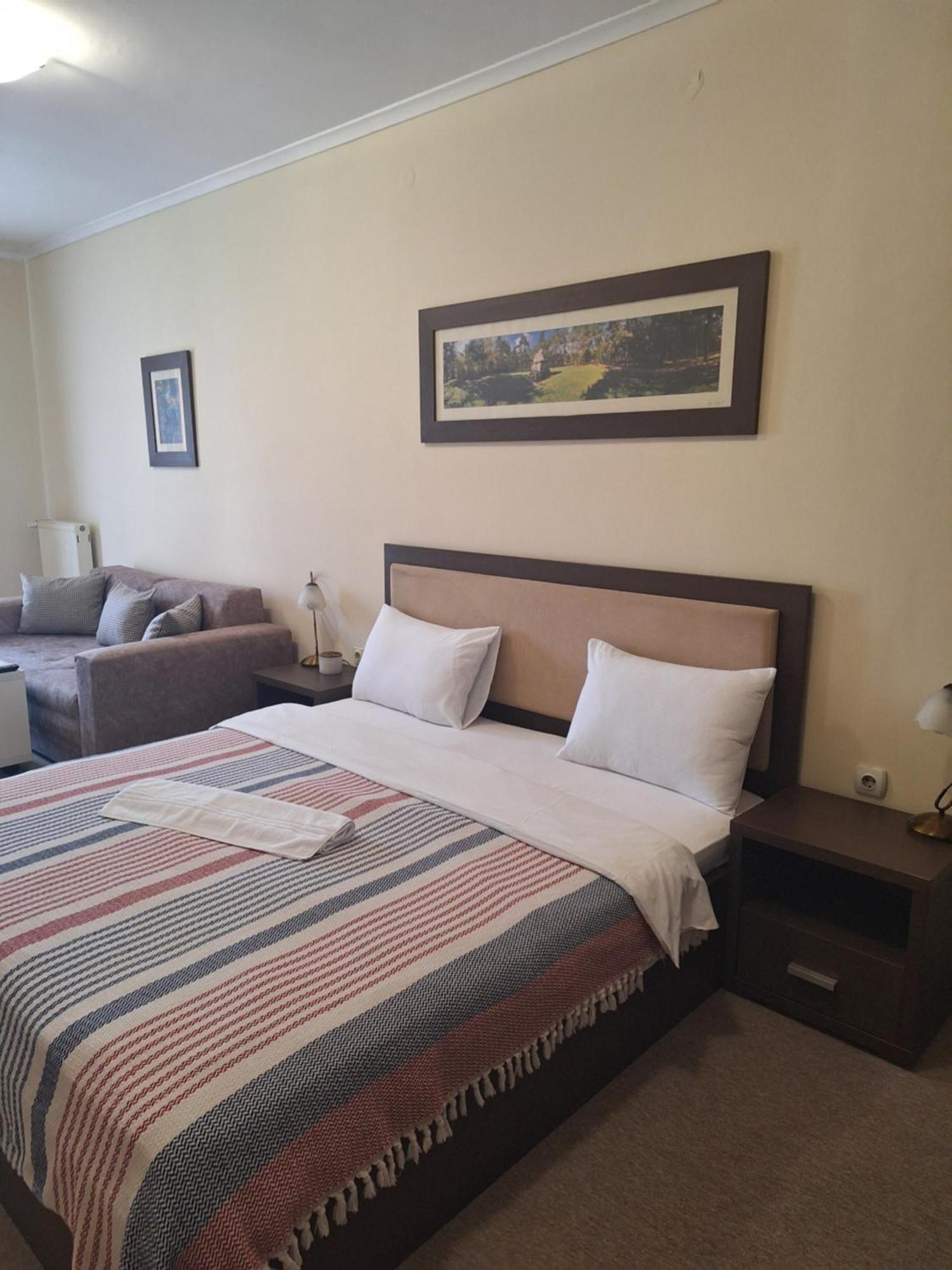 Garni Hotel Ema 크라구예바츠 외부 사진