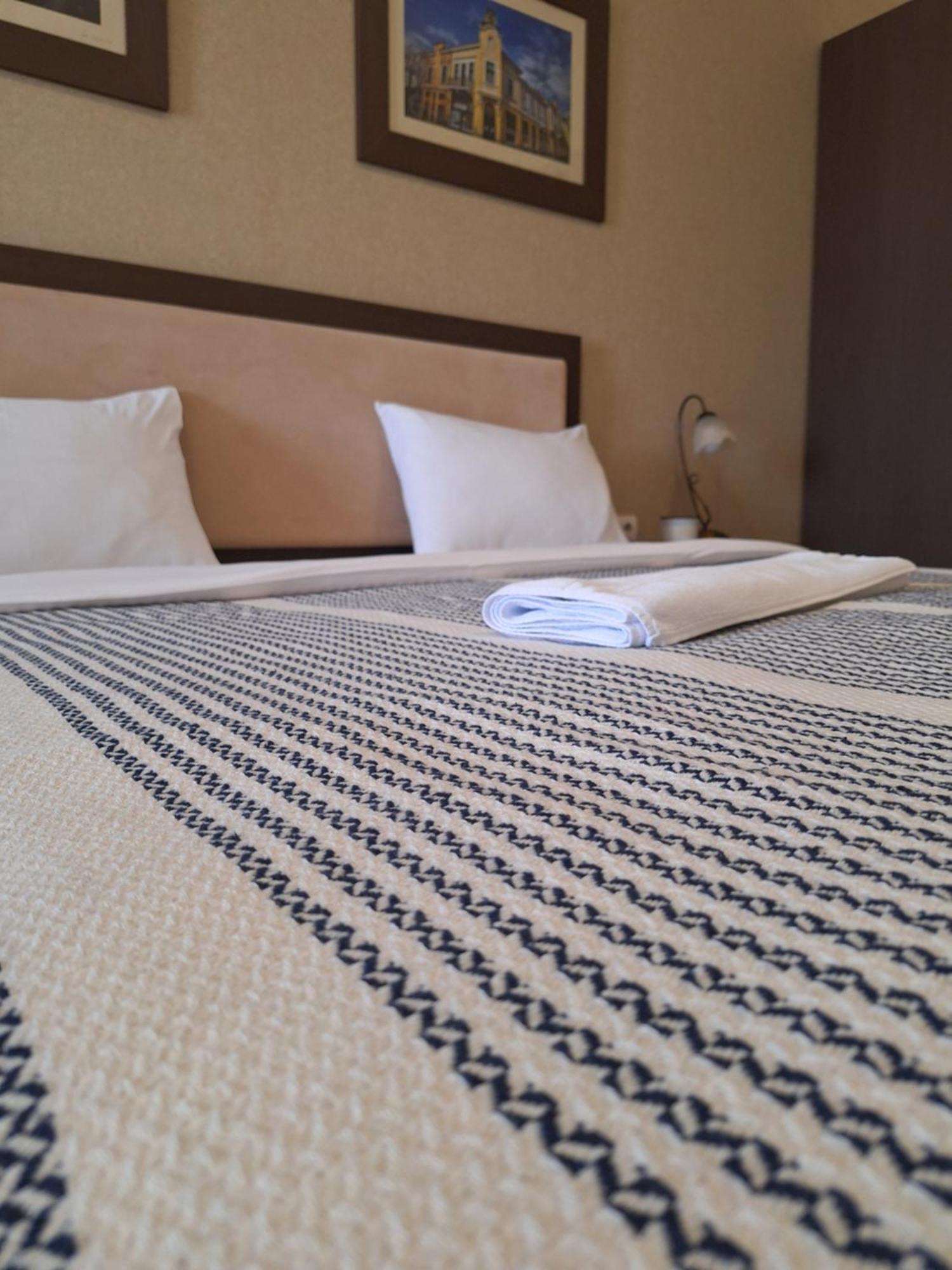 Garni Hotel Ema 크라구예바츠 외부 사진