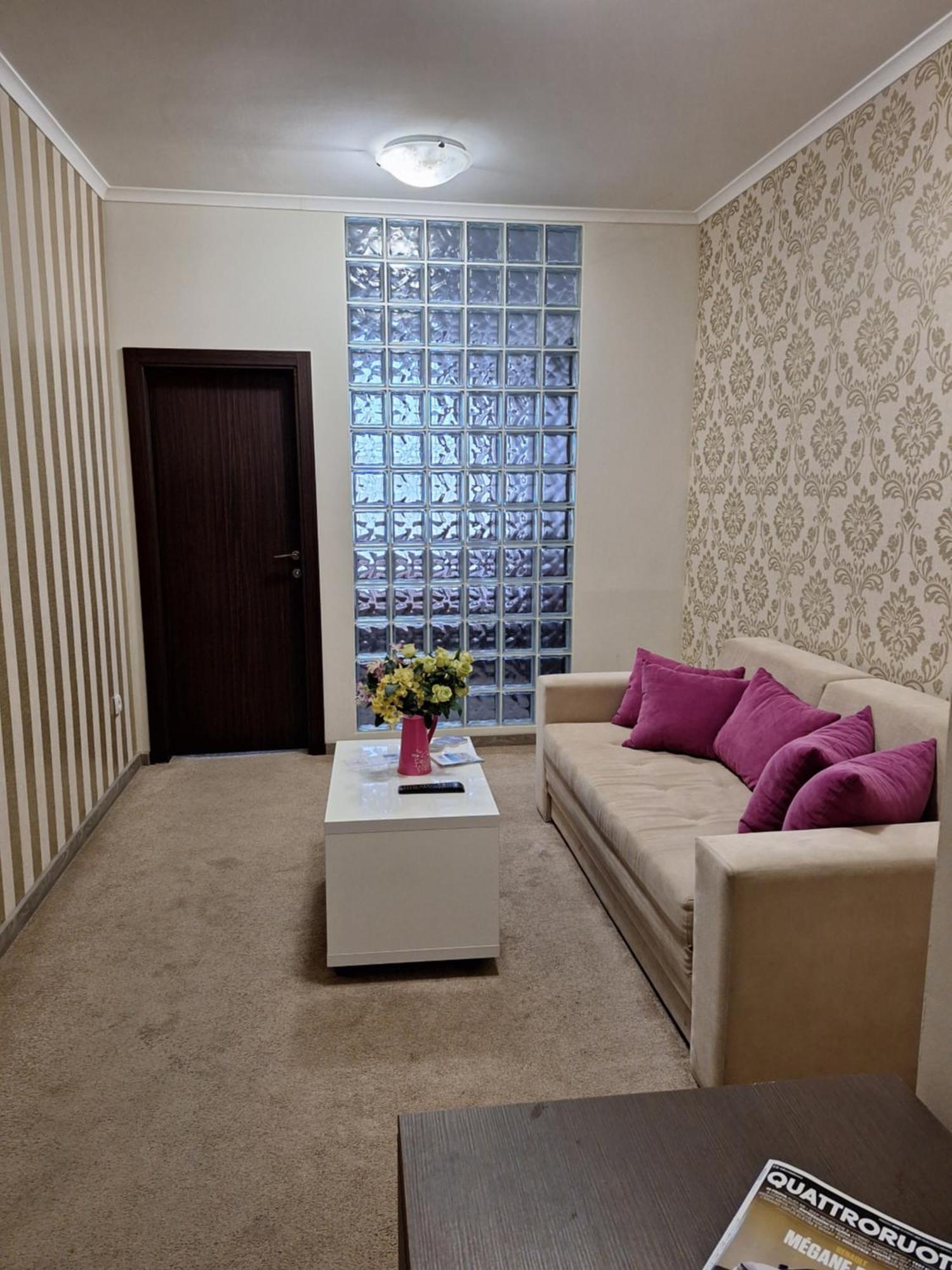 Garni Hotel Ema 크라구예바츠 외부 사진