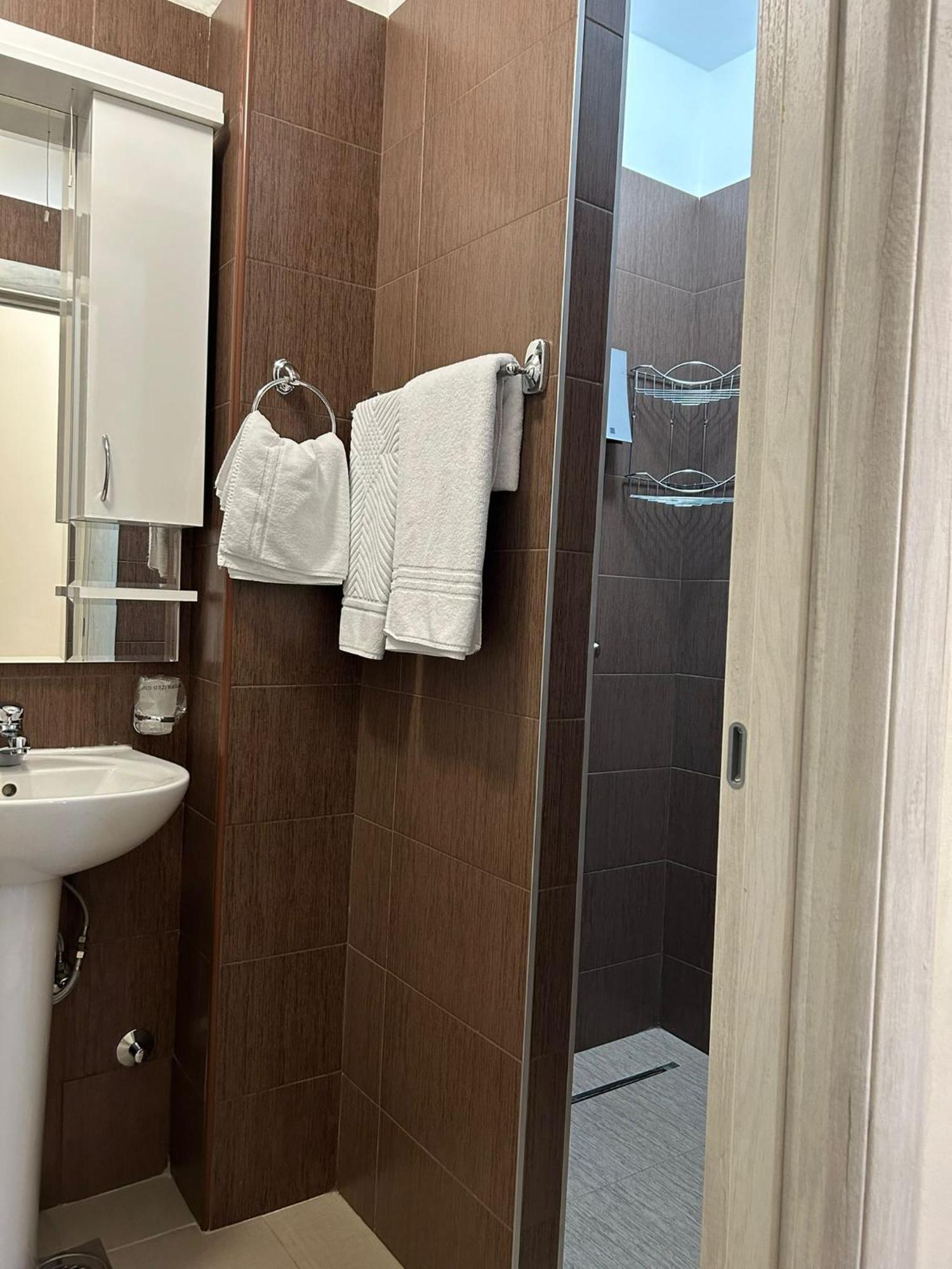 Garni Hotel Ema 크라구예바츠 외부 사진
