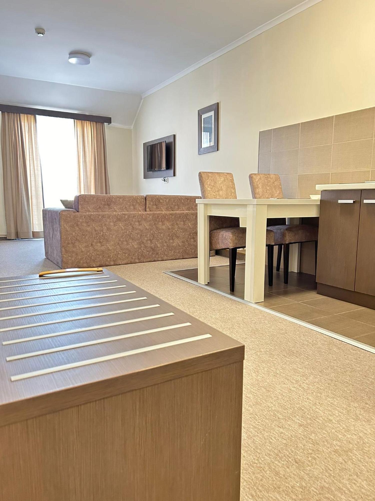 Garni Hotel Ema 크라구예바츠 외부 사진